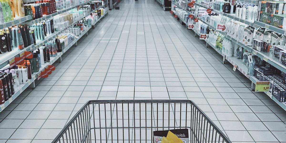 仓储人员在妙手ERP中创建跨仓调拨单并核对待发数量
